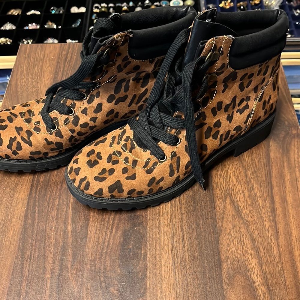7.5 Maurice’s cheetah print boots